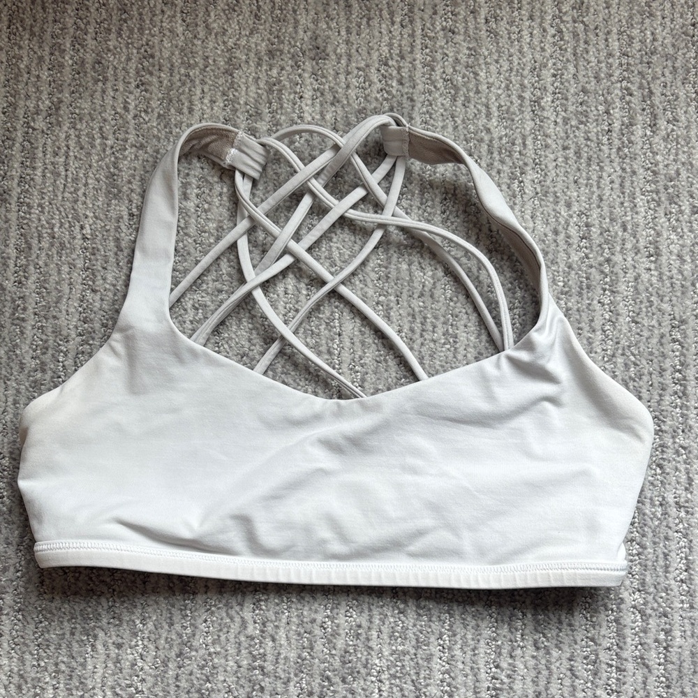 Lululemon free to be - wild sports bra